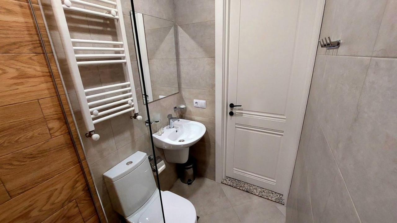 Falcon Boutique Hotel Tbiliszi Kültér fotó