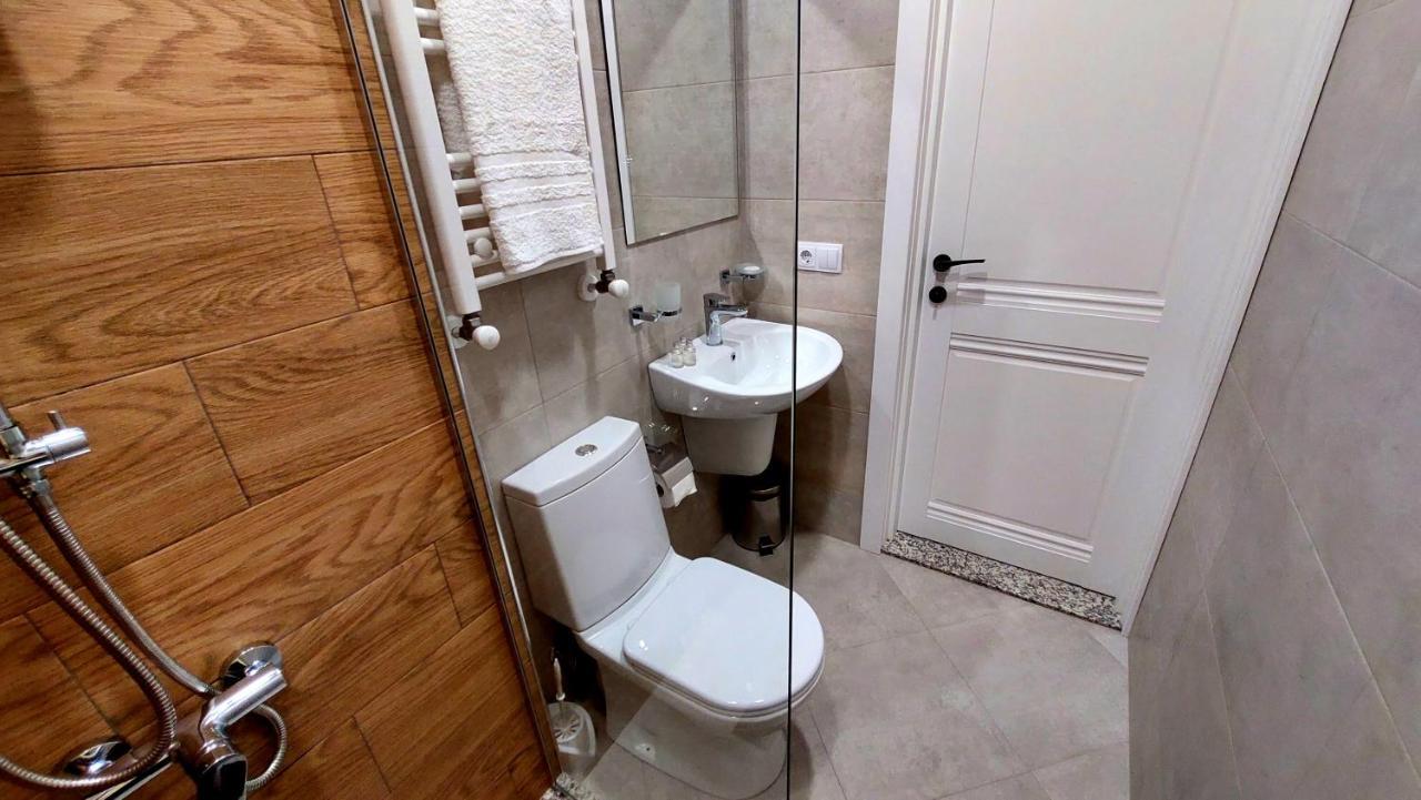 Falcon Boutique Hotel Tbiliszi Kültér fotó