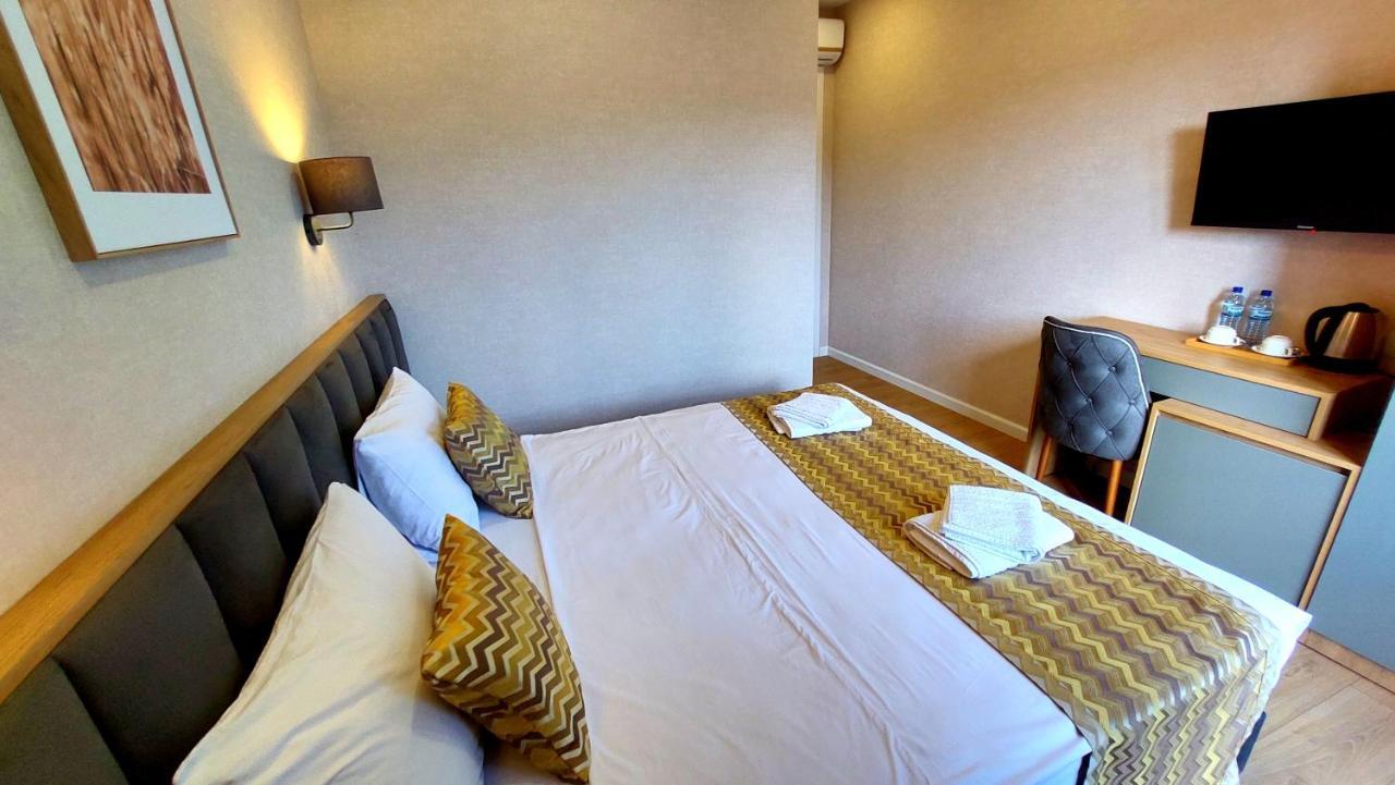 Falcon Boutique Hotel Tbiliszi Kültér fotó