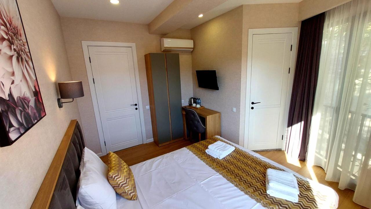 Falcon Boutique Hotel Tbiliszi Kültér fotó