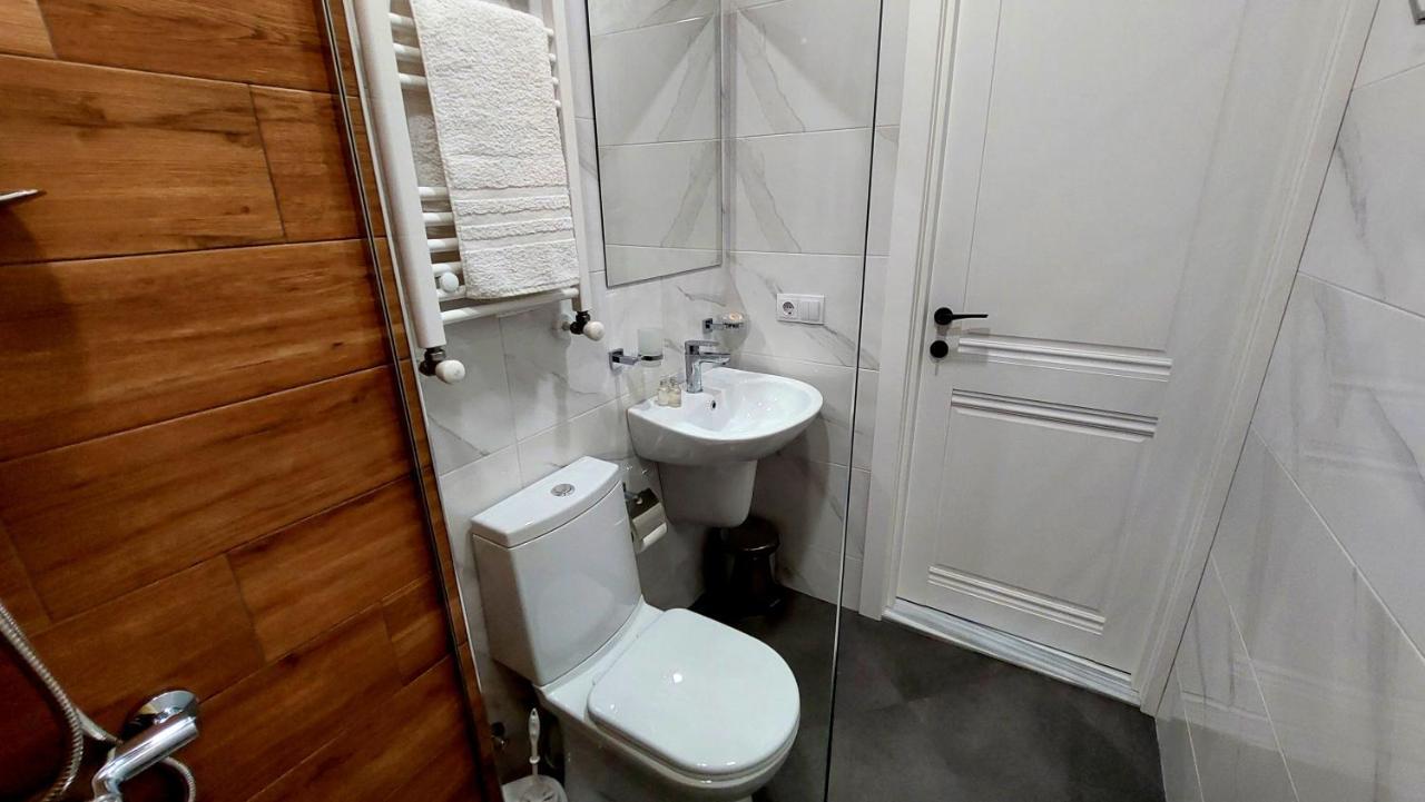 Falcon Boutique Hotel Tbiliszi Kültér fotó